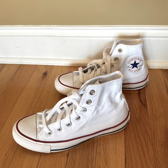 Classic Lace-Up Chuck Taylor All Star Canvas High Tops in White, Men 5, Women 7 - Picture 7 of 11